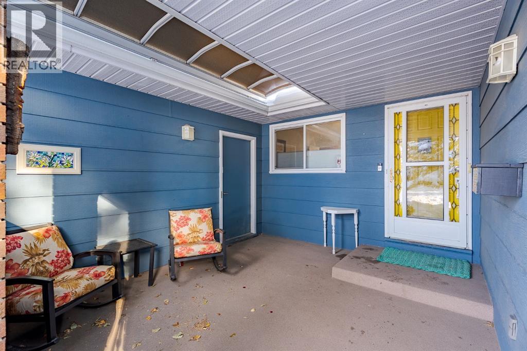 84 Thornaby Crescent Nw, Calgary, Alberta  T2K 5K6 - Photo 3 - A2272941