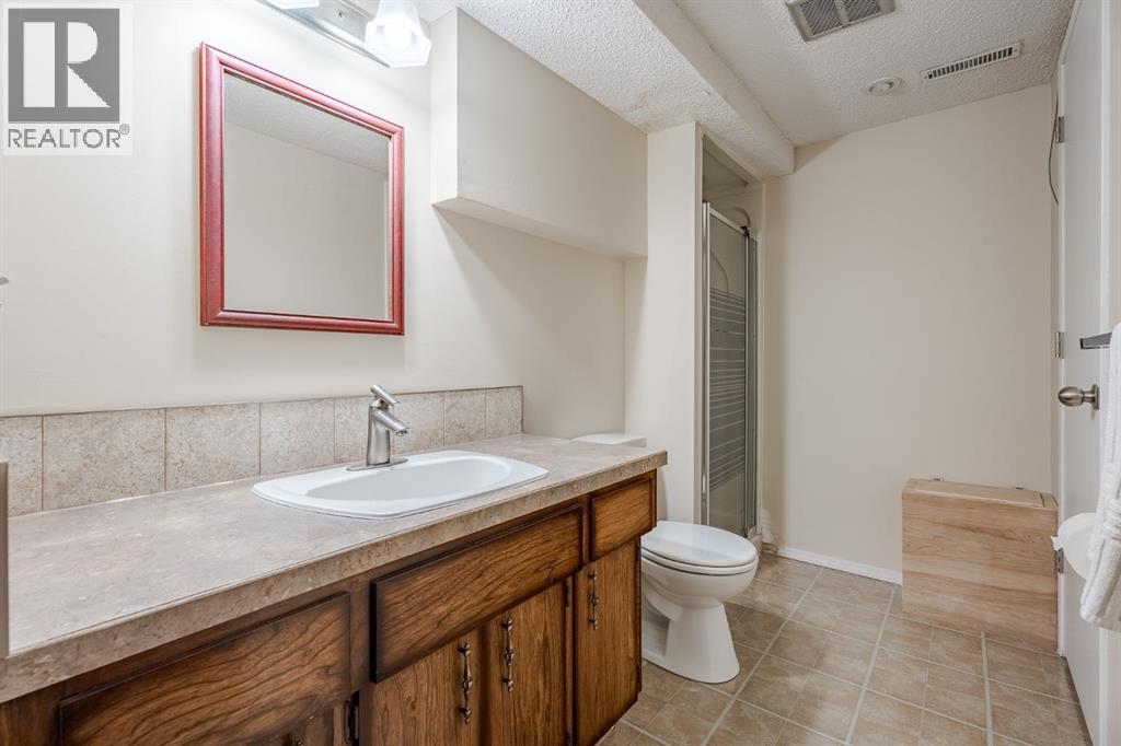 84 Thornaby Crescent Nw, Calgary, Alberta  T2K 5K6 - Photo 31 - A2272941