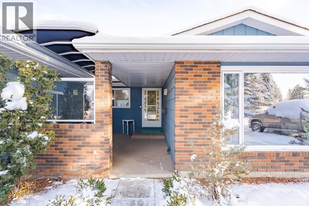 84 Thornaby Crescent Nw, Calgary, Alberta  T2K 5K6 - Photo 2 - A2272941