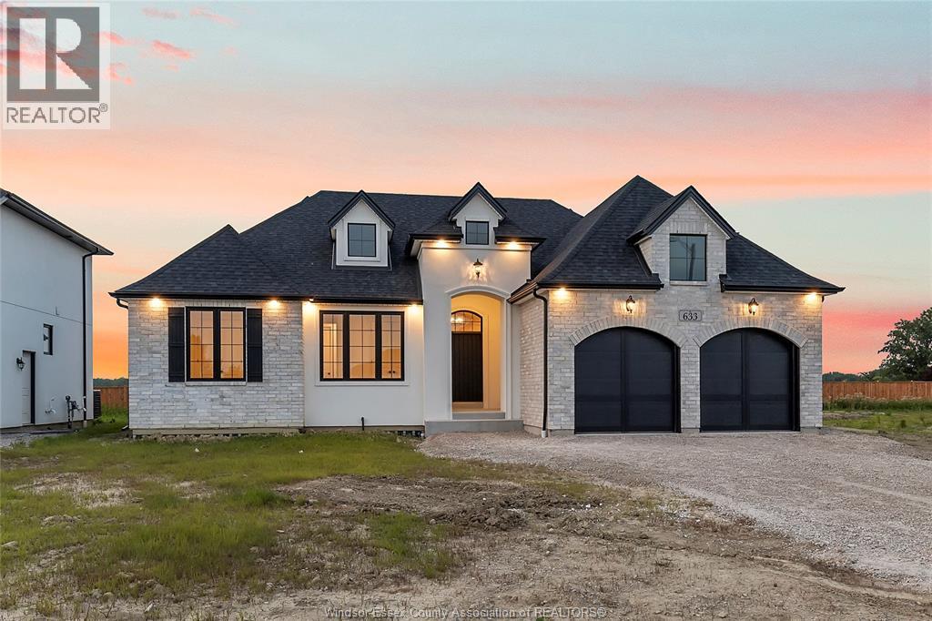 MLS# 25030860: 633 Summit STREET, Lakeshore, Canada