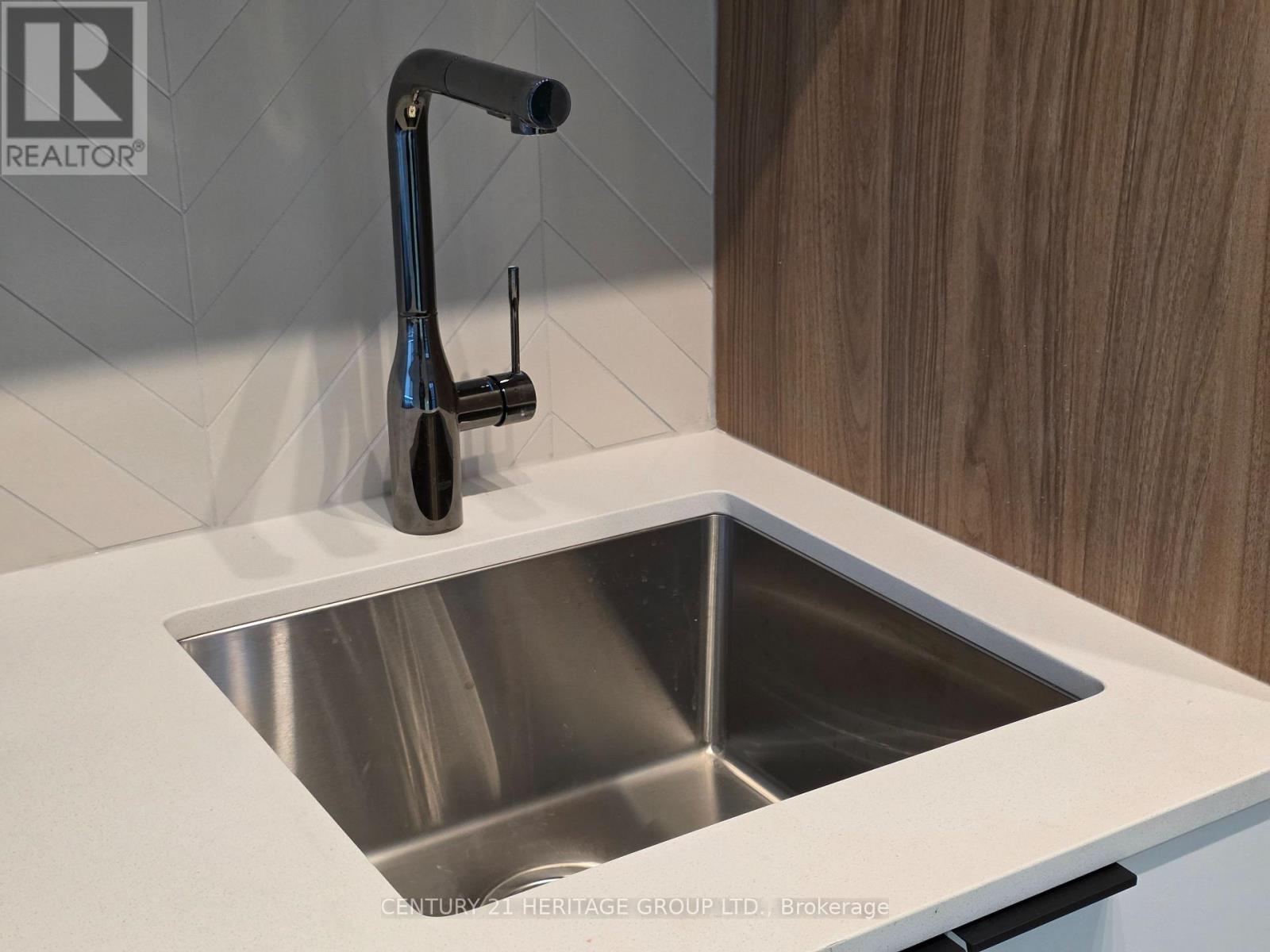 702 - 1037 The Queensway, Toronto, Ontario M8Z 6C7 - Photo 20 - W12587552