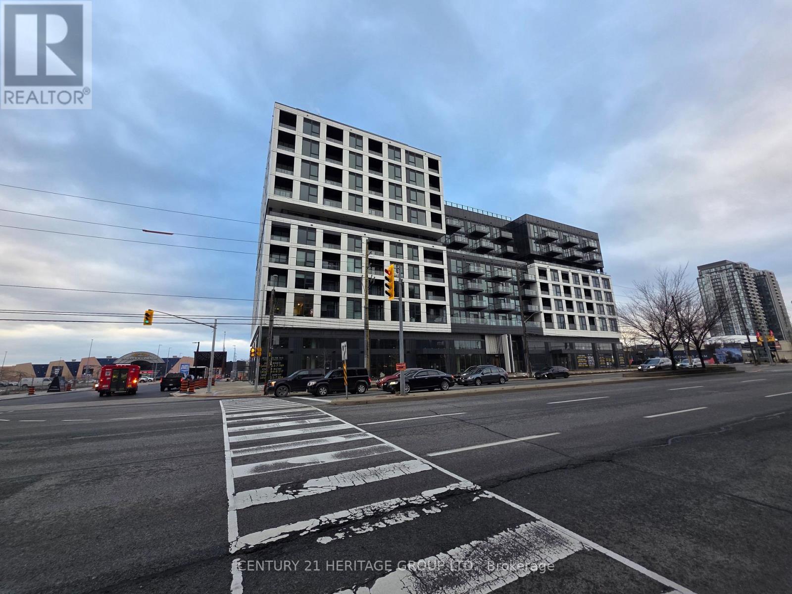 702 - 1037 The Queensway, Toronto, Ontario M8Z 6C7 - Photo 2 - W12587552
