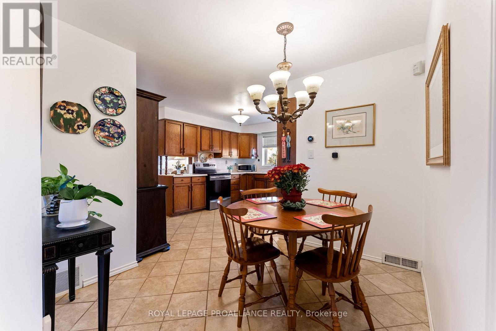 17276 Highway 41, Addington Highlands, Ontario K0H 1K0 - Photo 20 - X12452629