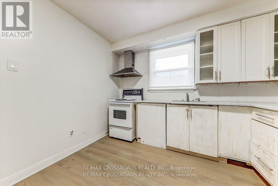 9 Euclid Avenue, Toronto, Ontario M1C 1J7 - Photo 14 - E12590576