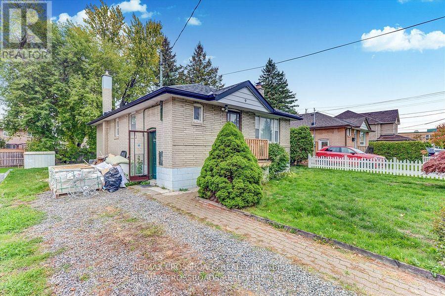 9 Euclid Avenue, Toronto, Ontario M1C 1J7 - Photo 5 - E12590576