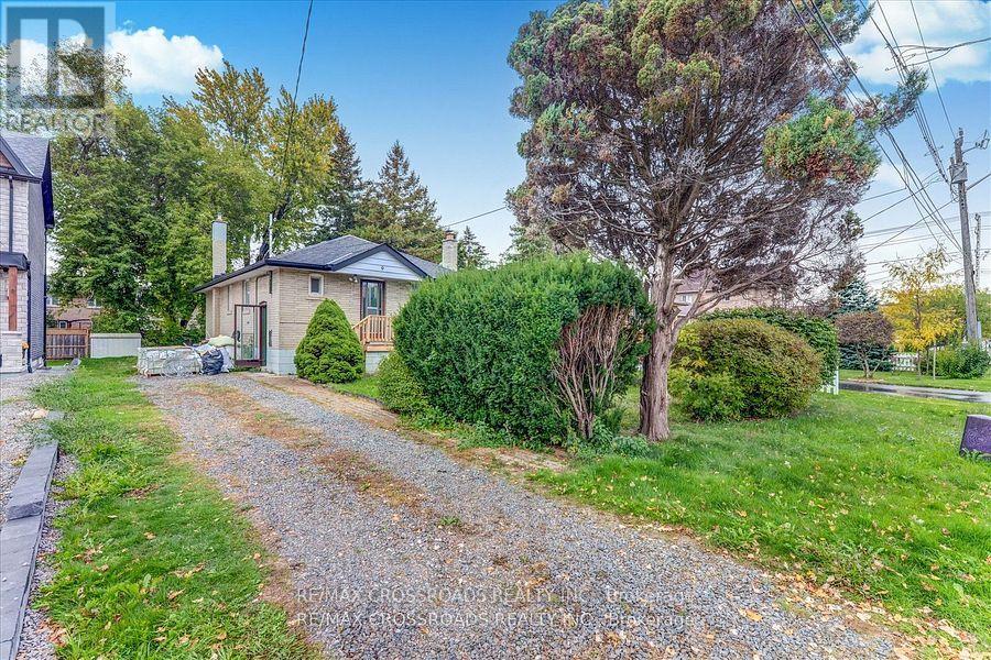 9 Euclid Avenue, Toronto, Ontario M1C 1J7 - Photo 7 - E12590576