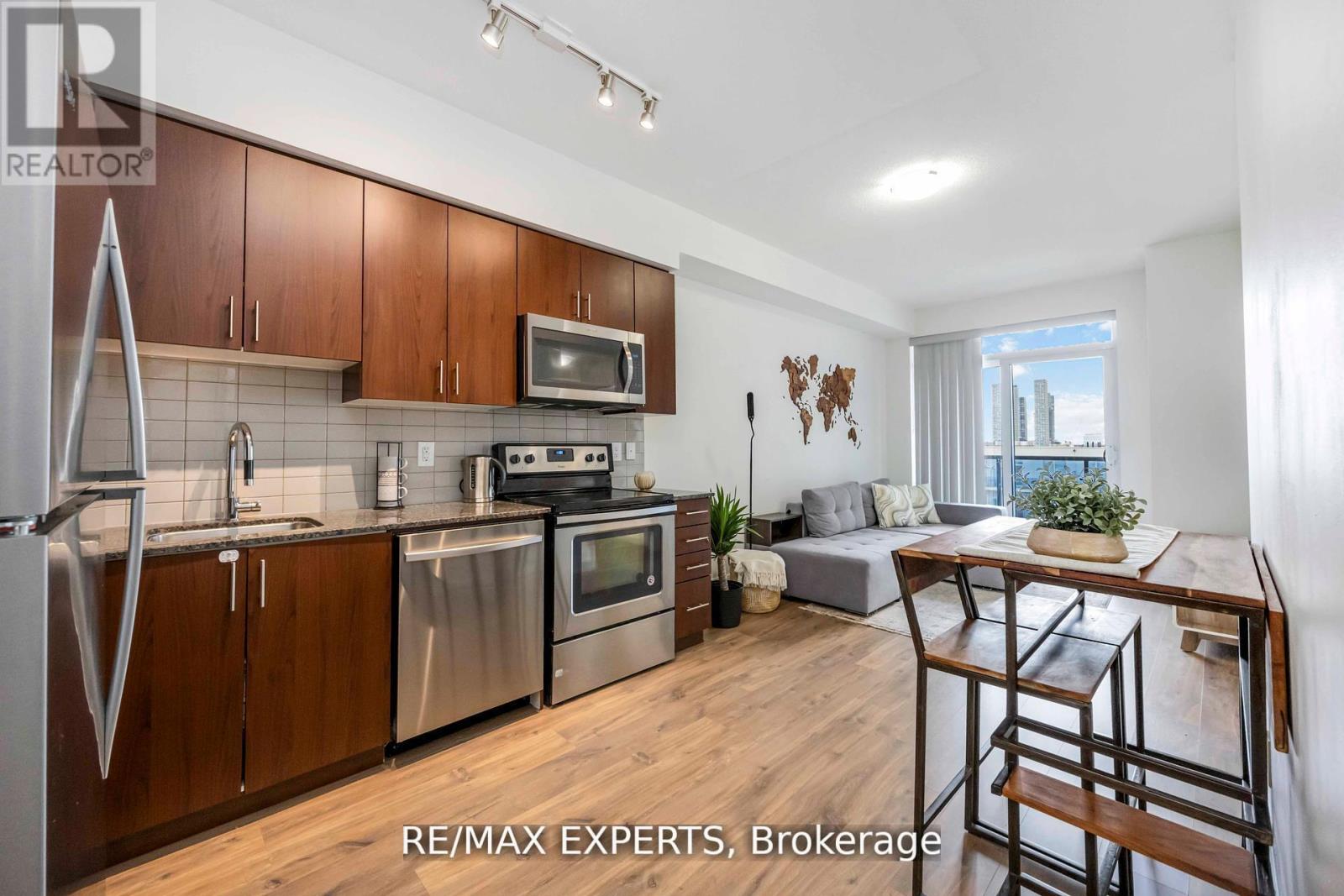 801 - 3700 HIGHWAY 7, Vaughan, Ontario