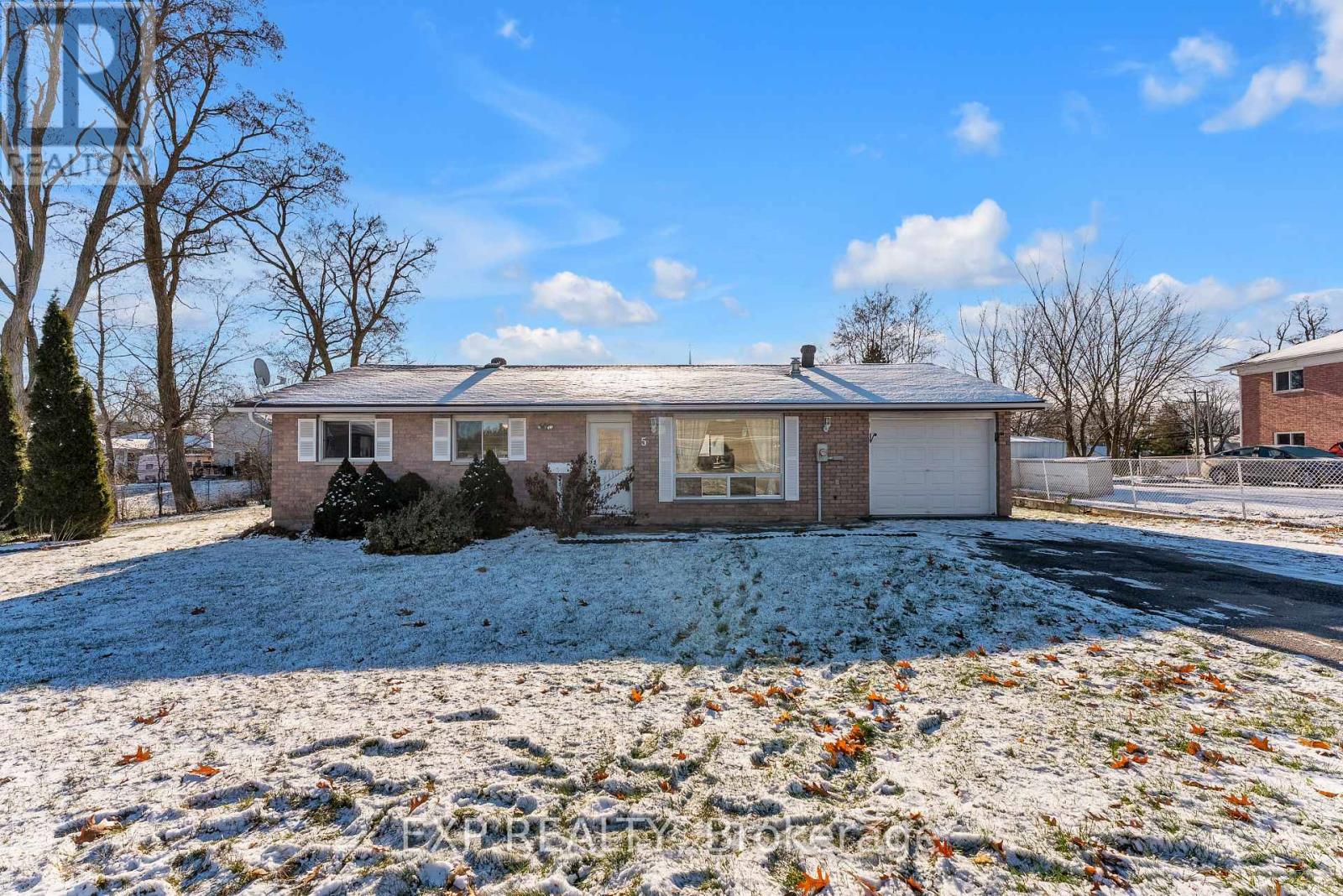 5 CRAWFORD DRIVE, Marmora and Lake, Ontario