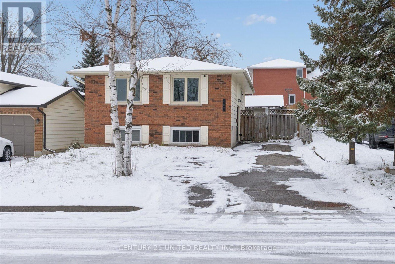 939 Dainard Drive, Peterborough, Ontario  K9K 2A7 - Photo 3 - X12590786