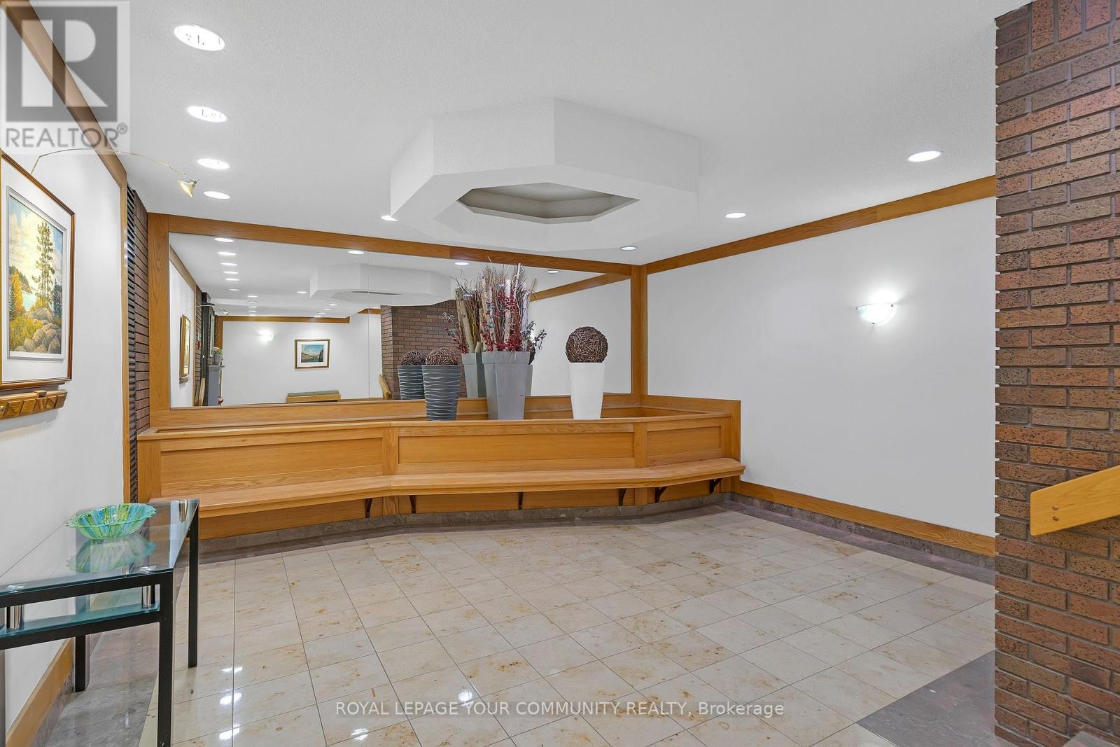 811 - 70 Baif Boulevard, Richmond Hill, Ontario  L4C 5L1 - Photo 4 - N12590662