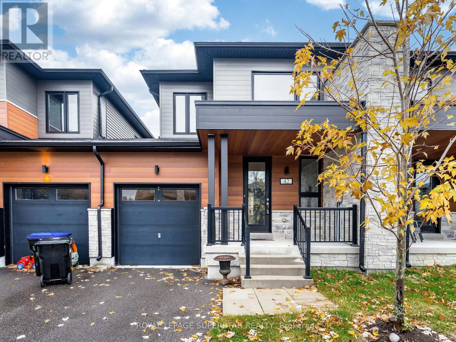 42 Eberhardt Drive, Wasaga Beach, Ontario  L9E 0K6 - Photo 2 - S12590672