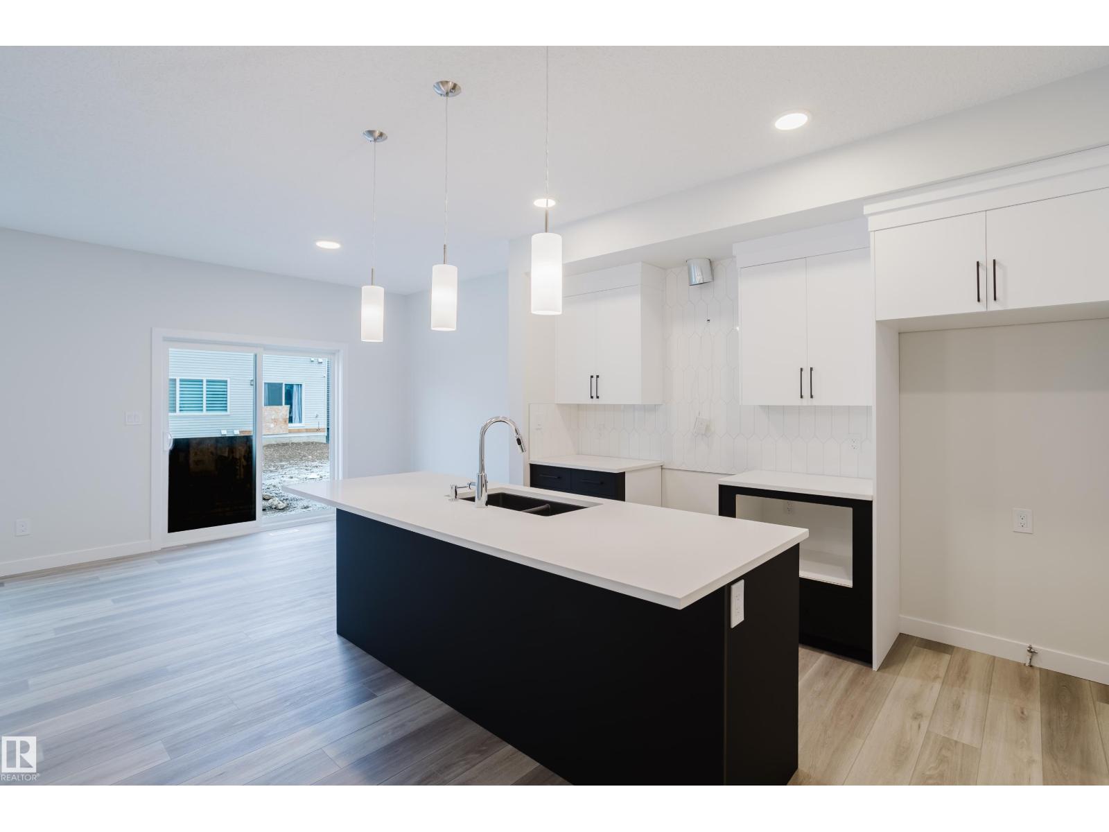 362 Bluff Cove, Leduc, Alberta  T9E 1S2 - Photo 3 - E4464210