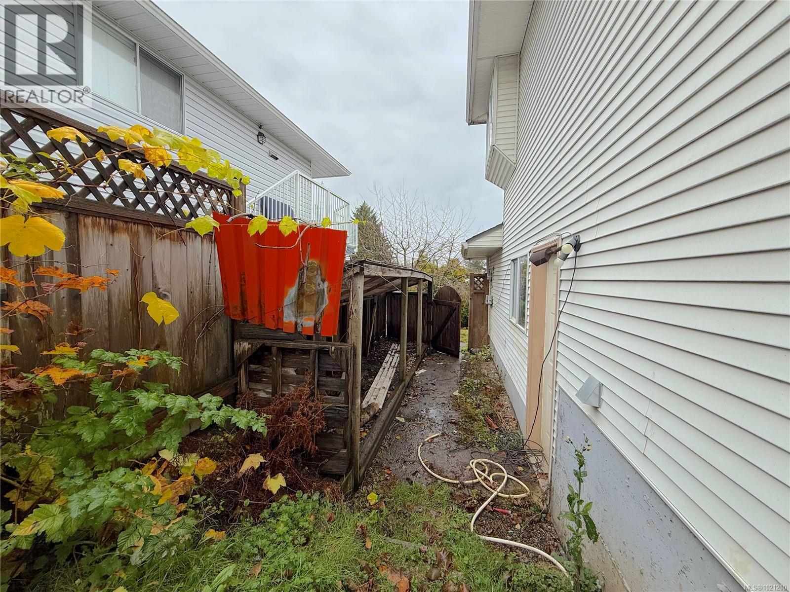 705 Georgia Dr, Campbell River, British Columbia  V9H 1R8 - Photo 29 - 1021200