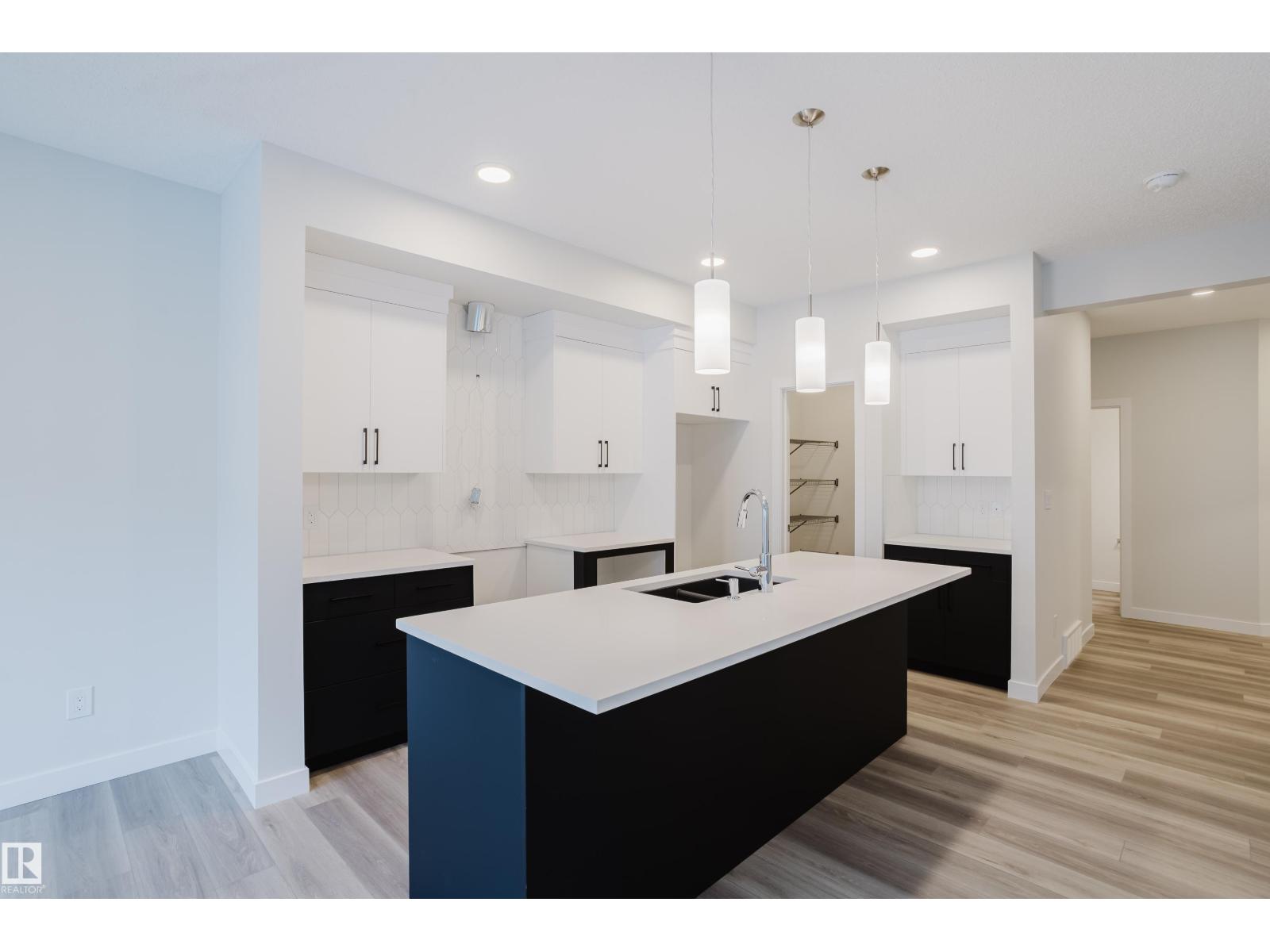 362 Bluff Cove, Leduc, Alberta  T9E 1S2 - Photo 4 - E4464210