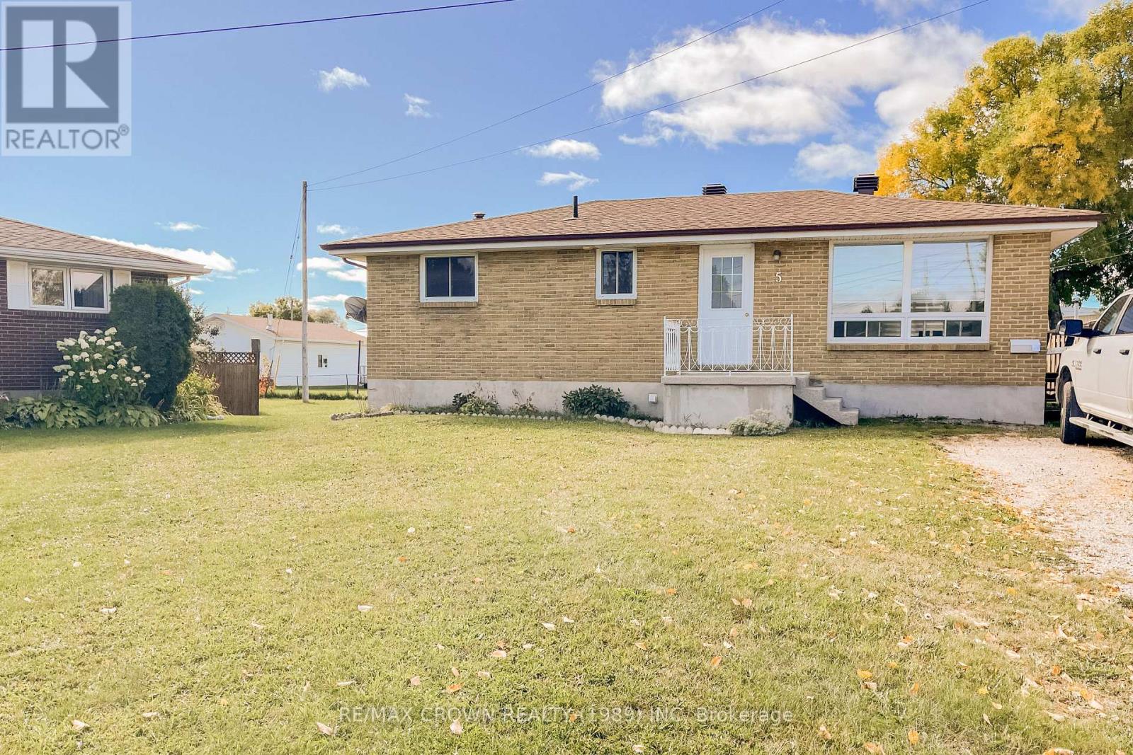 5 Brown Crescent, Kapuskasing, Ontario  P5N 2P6 - Photo 2 - T12590676