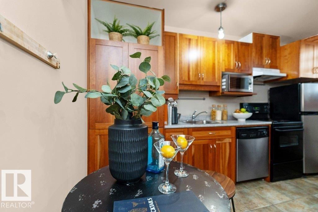 #002 10249 104 St Nw, Edmonton, Alberta T5J 1B1 - Photo 14 - E4467147