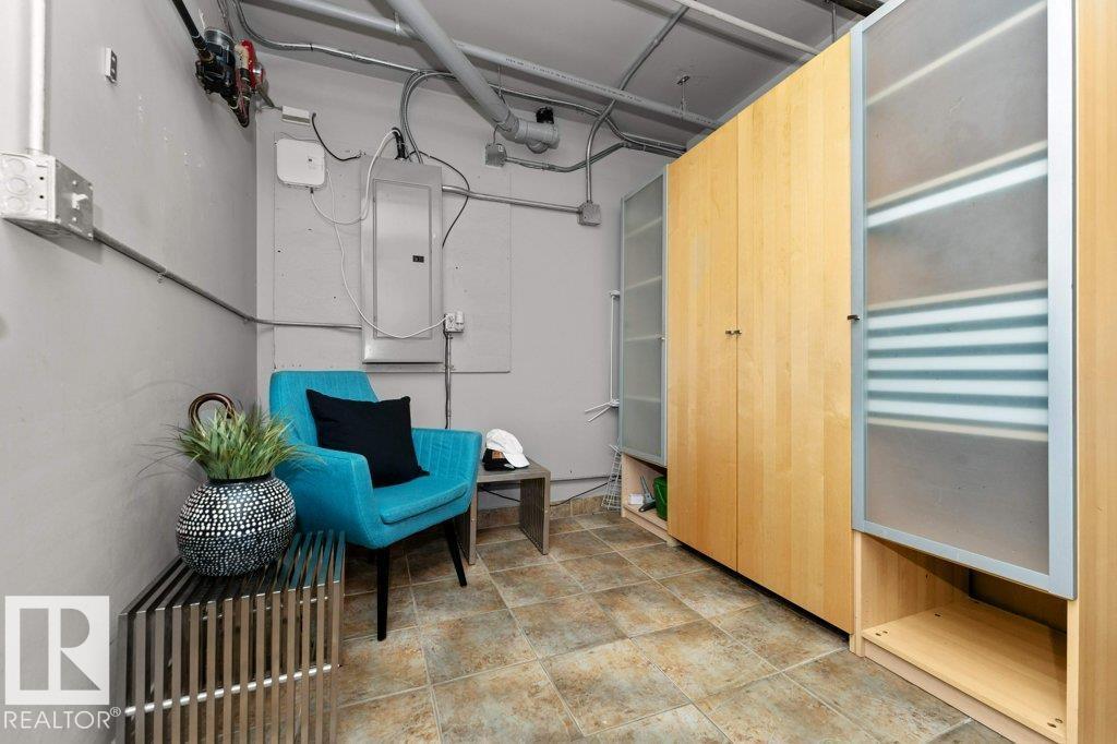 #002 10249 104 St Nw, Edmonton, Alberta T5J 1B1 - Photo 3 - E4467147