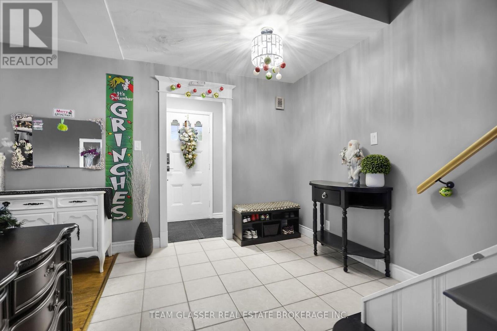 426 Pinetree Drive, London North, Ontario  N6H 3M8 - Photo 3 - X12590696