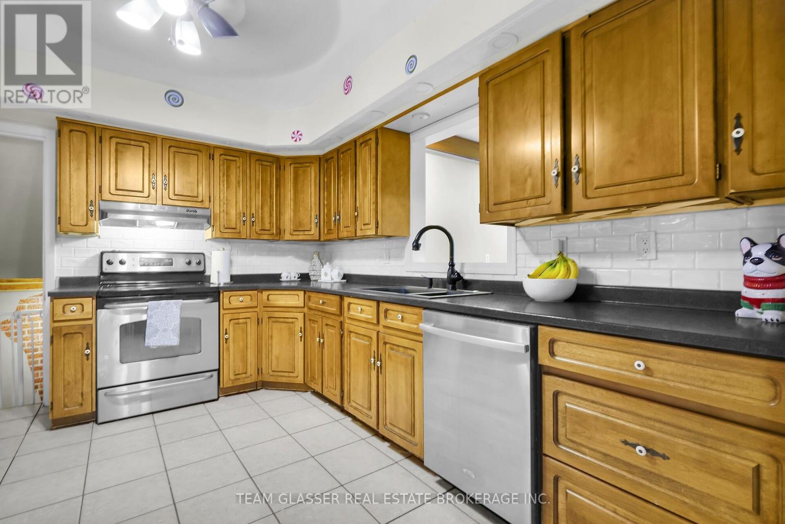 426 Pinetree Drive, London North, Ontario  N6H 3M8 - Photo 9 - X12590696