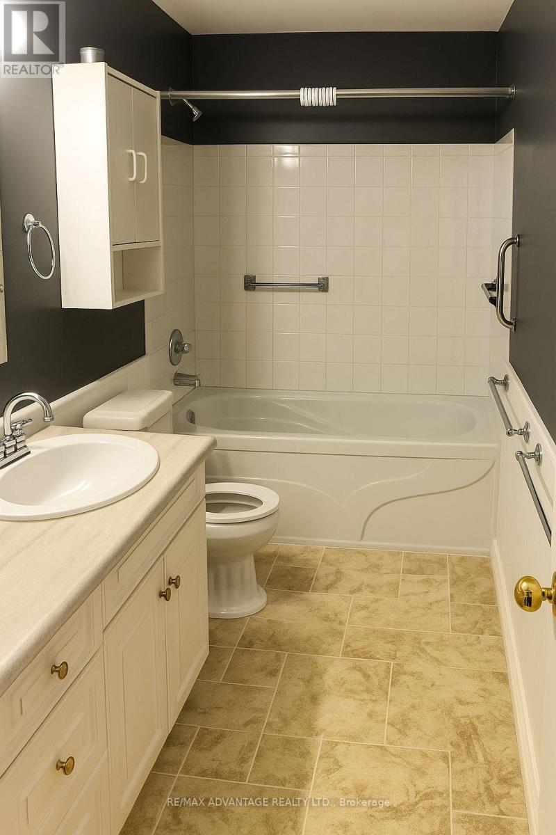 204 Carlow Road, Central Elgin, Ontario  N5L 1C5 - Photo 14 - X12590798