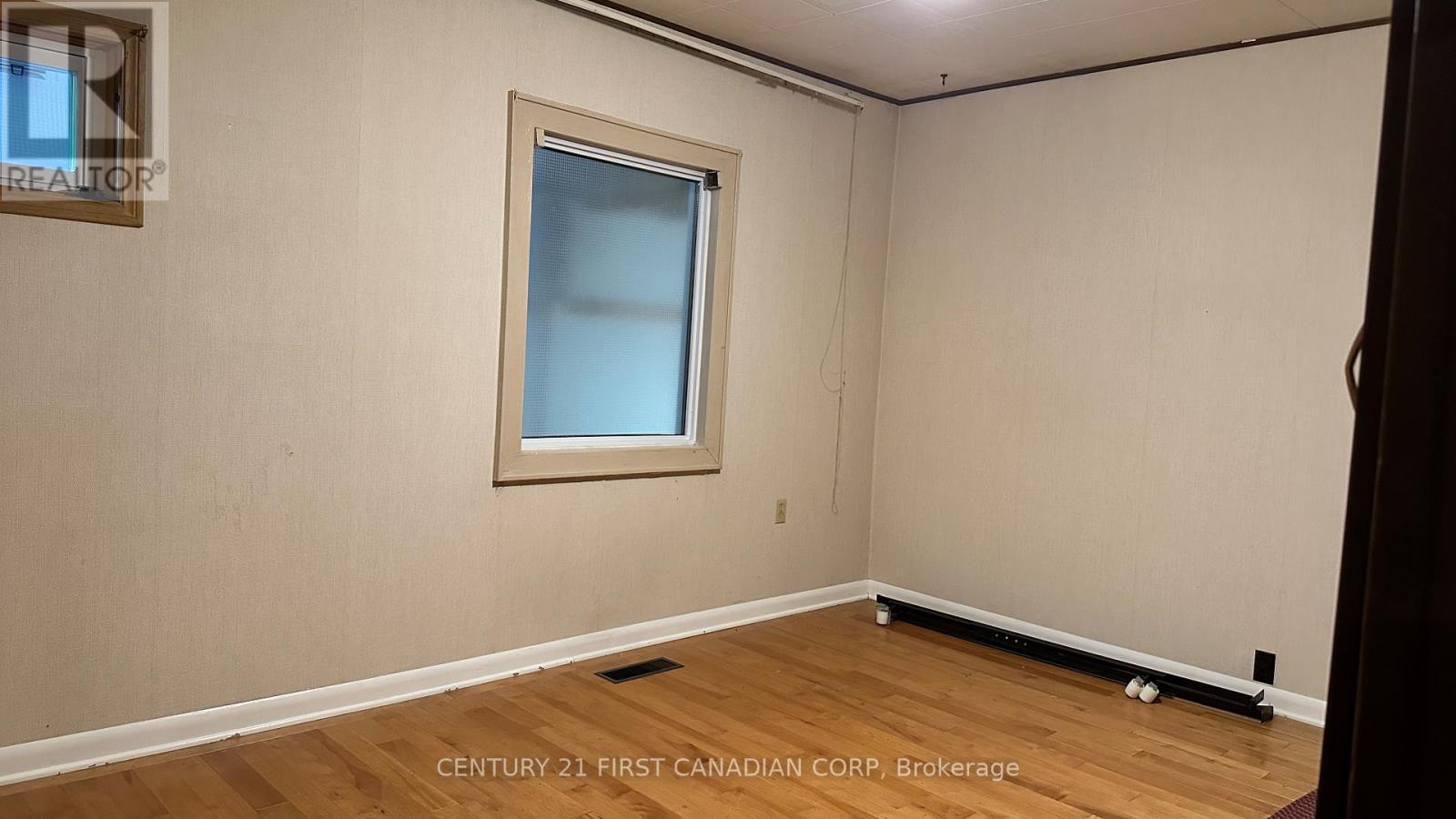 Main - 116 Adelaide Street N, London East, Ontario  N6B 3G8 - Photo 7 - X12590850