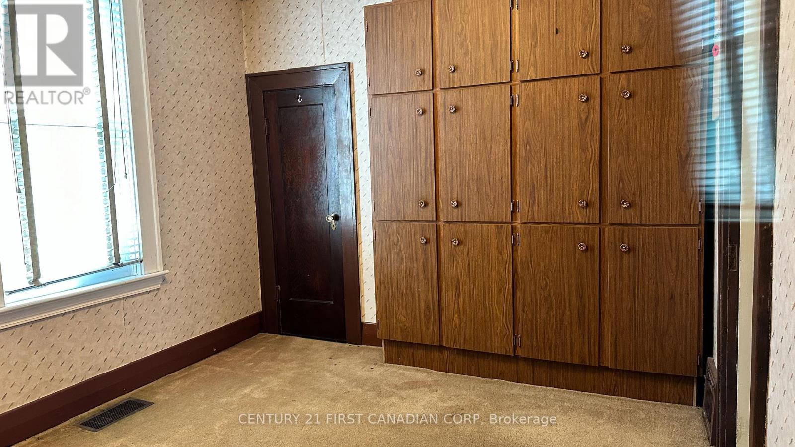 Main - 116 Adelaide Street N, London East, Ontario  N6B 3G8 - Photo 8 - X12590850