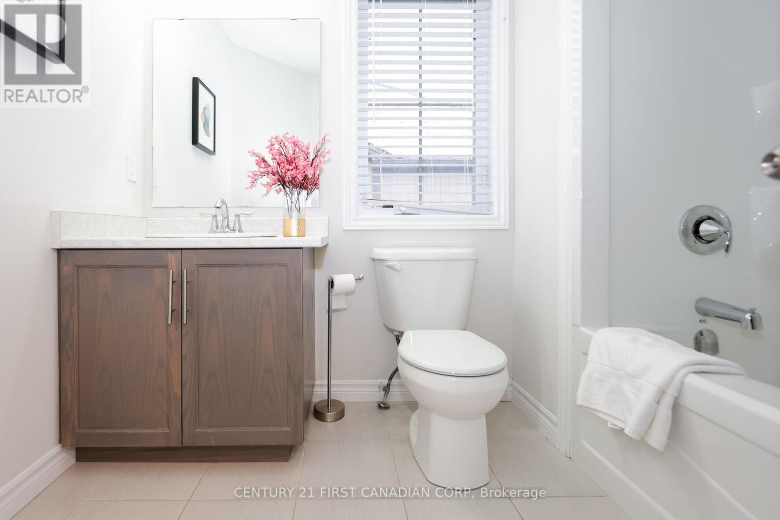 9 - 2040 Shore Road, London South, Ontario  N6K 0G3 - Photo 32 - X12590856