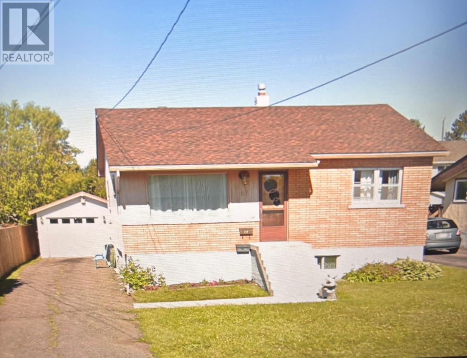 17 Penfold St, Thunder Bay, Ontario  P7A 3J6 - Photo 1 - TB253537