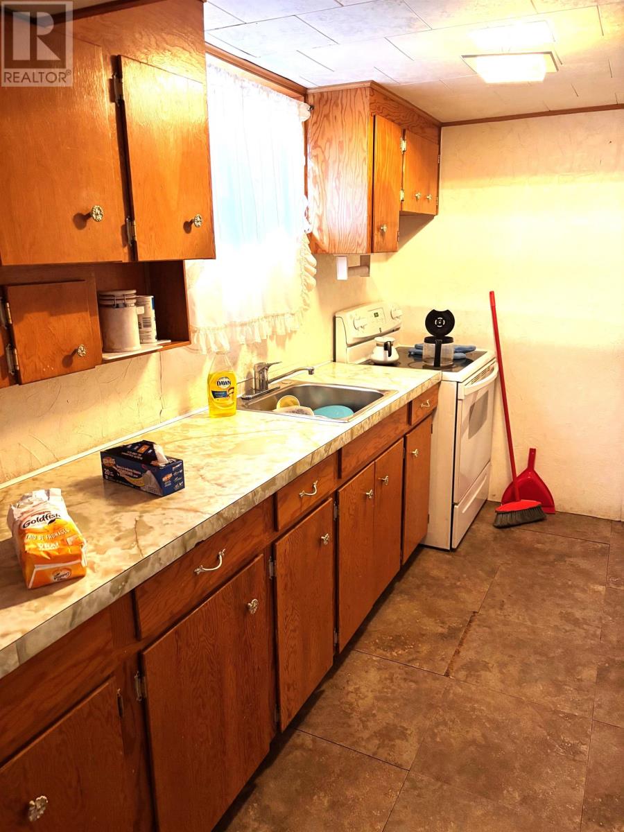 17 Penfold St, Thunder Bay, Ontario  P7A 3J6 - Photo 7 - TB253537