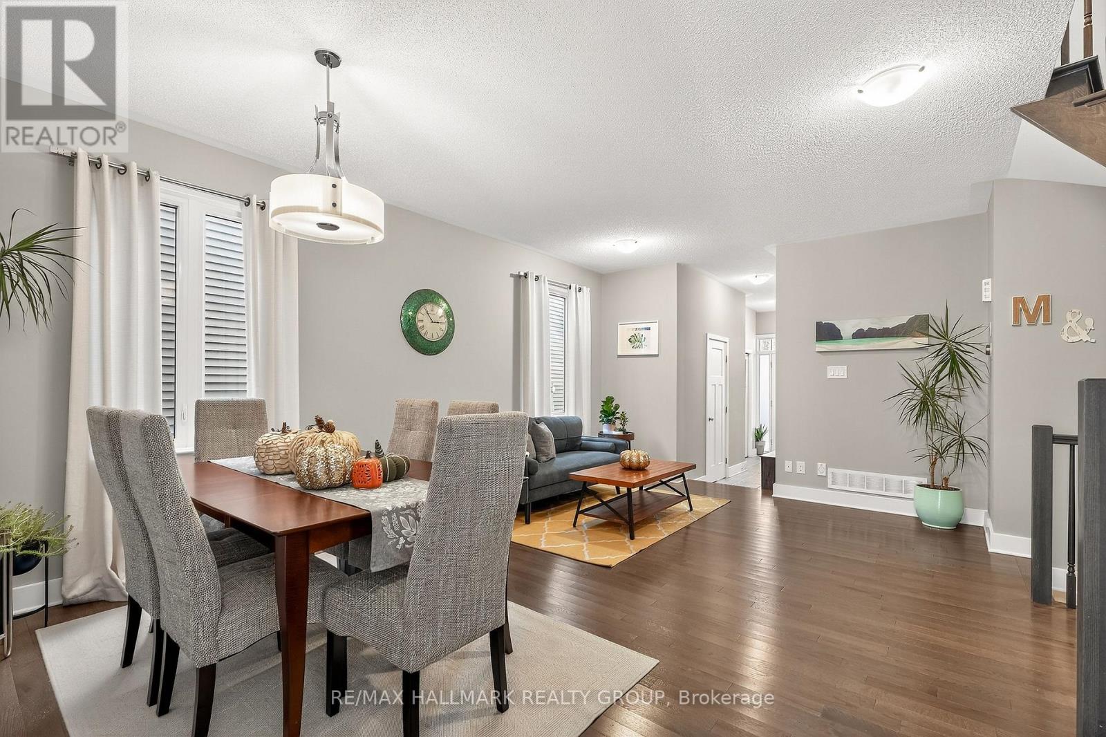 332 Gracewood Crescent, Ottawa, Ontario  K1T 0J7 - Photo 10 - X12590844