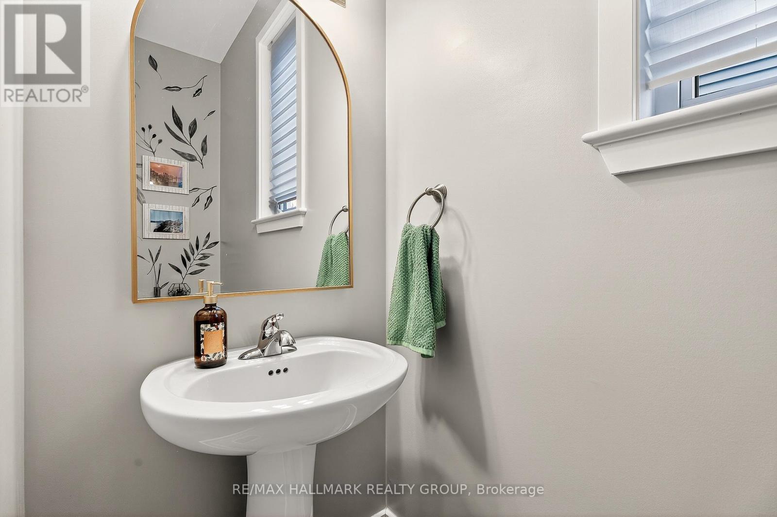 332 Gracewood Crescent, Ottawa, Ontario  K1T 0J7 - Photo 11 - X12590844