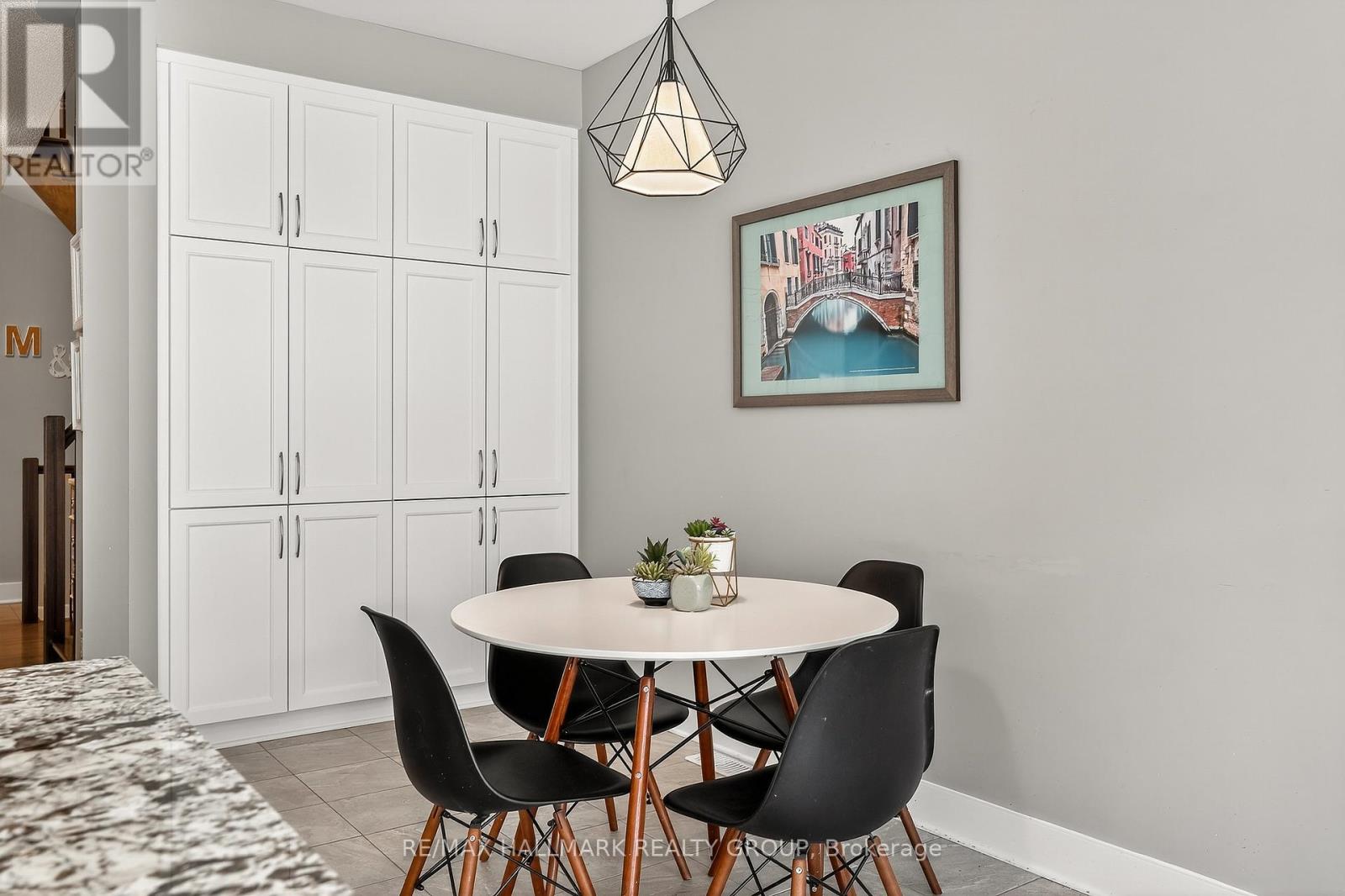 332 Gracewood Crescent, Ottawa, Ontario  K1T 0J7 - Photo 15 - X12590844