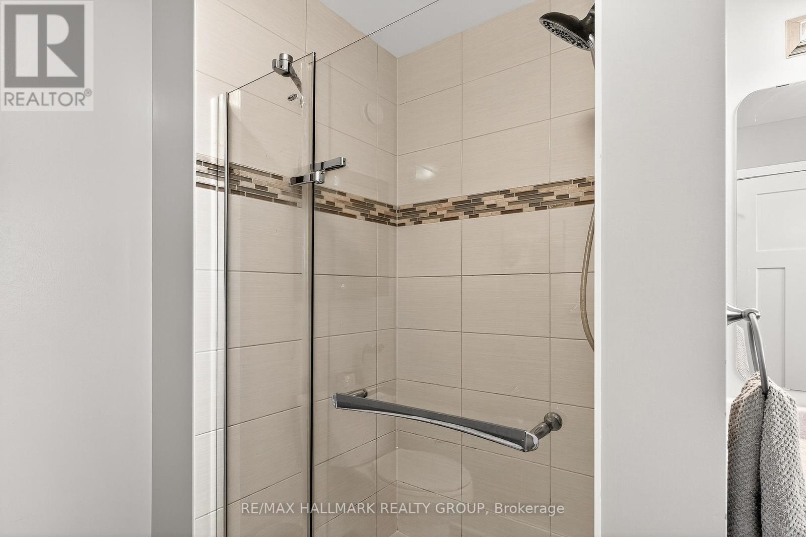 332 Gracewood Crescent, Ottawa, Ontario  K1T 0J7 - Photo 33 - X12590844