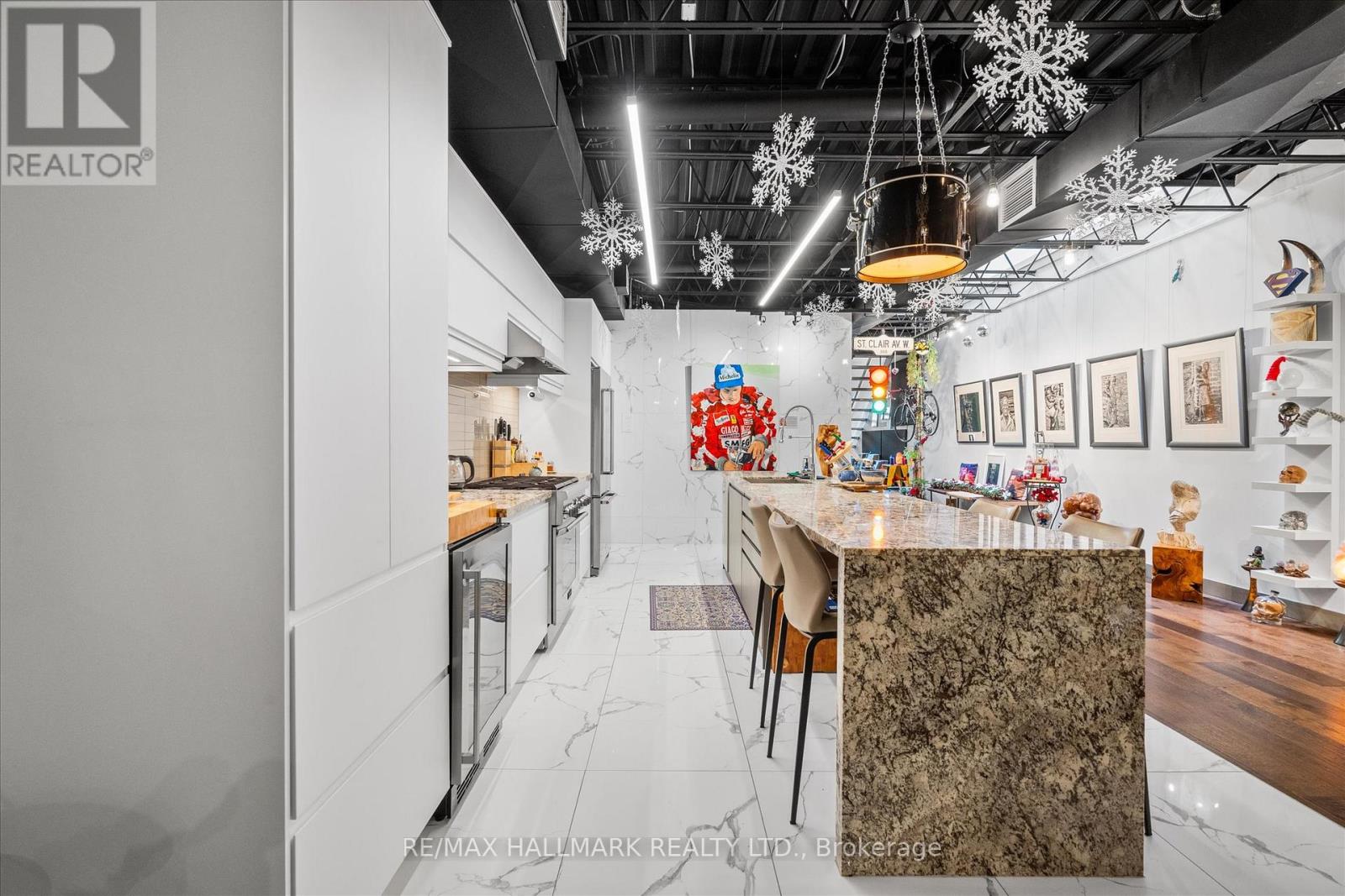 2400 St. Clair Avenue W, Toronto, Ontario  M6N 1L1 - Photo 10 - W12590550