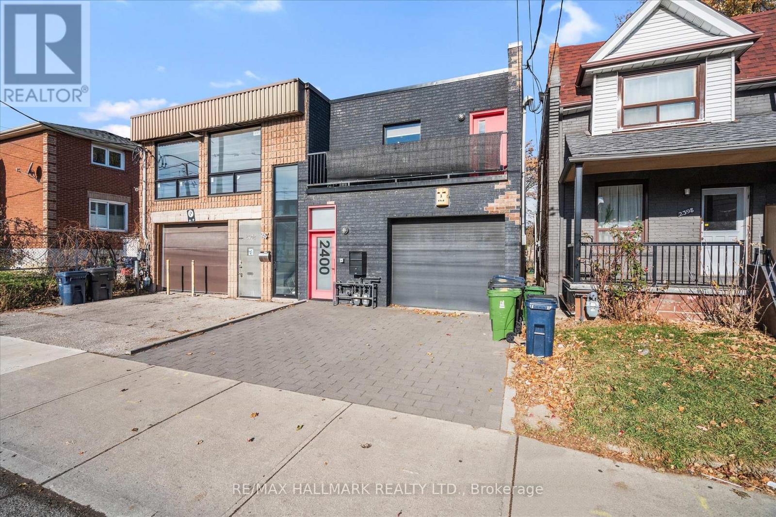 2400 St. Clair Avenue W, Toronto, Ontario  M6N 1L1 - Photo 3 - W12590550