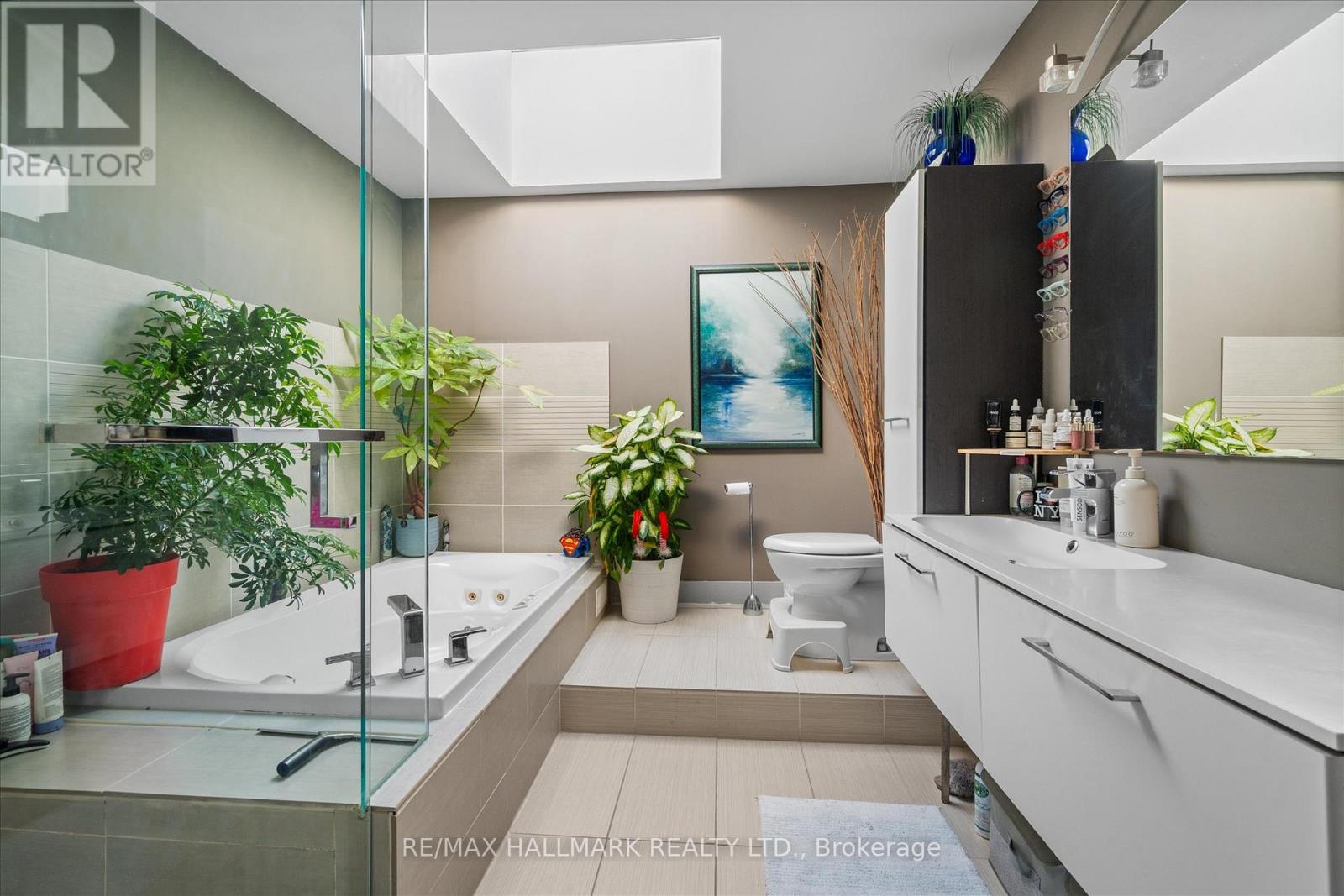 2400 St. Clair Avenue W, Toronto, Ontario  M6N 1L1 - Photo 31 - W12590550