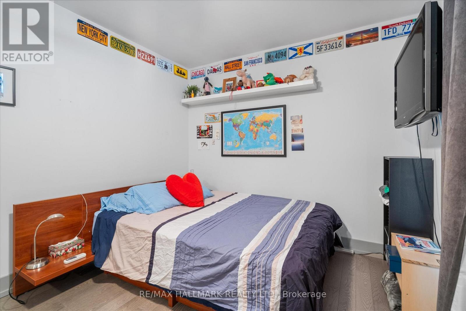 2400 St. Clair Avenue W, Toronto, Ontario  M6N 1L1 - Photo 36 - W12590550