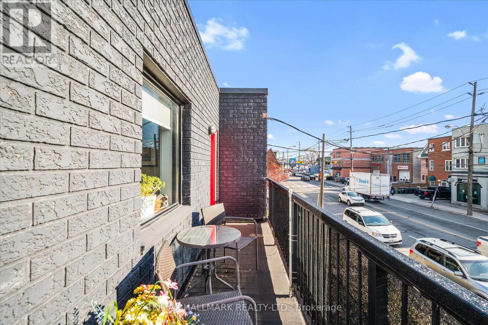 2400 St. Clair Avenue W, Toronto, Ontario  M6N 1L1 - Photo 45 - W12590550