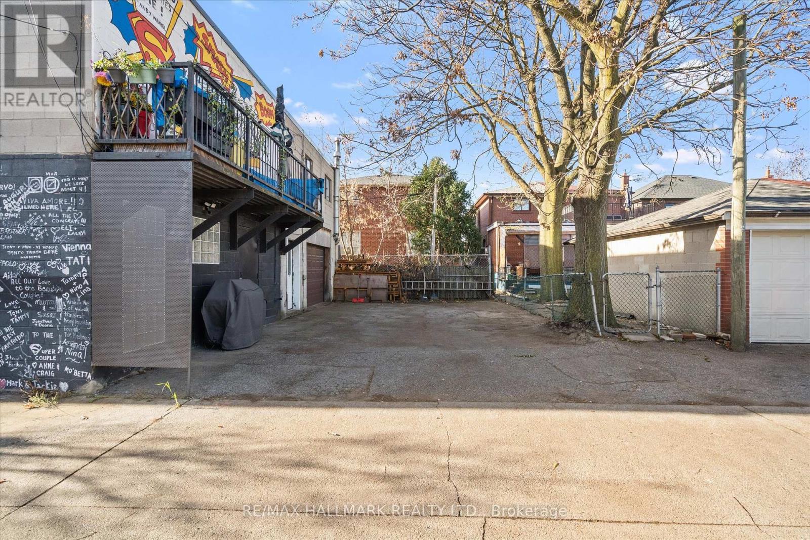 2400 St. Clair Avenue W, Toronto, Ontario  M6N 1L1 - Photo 49 - W12590550