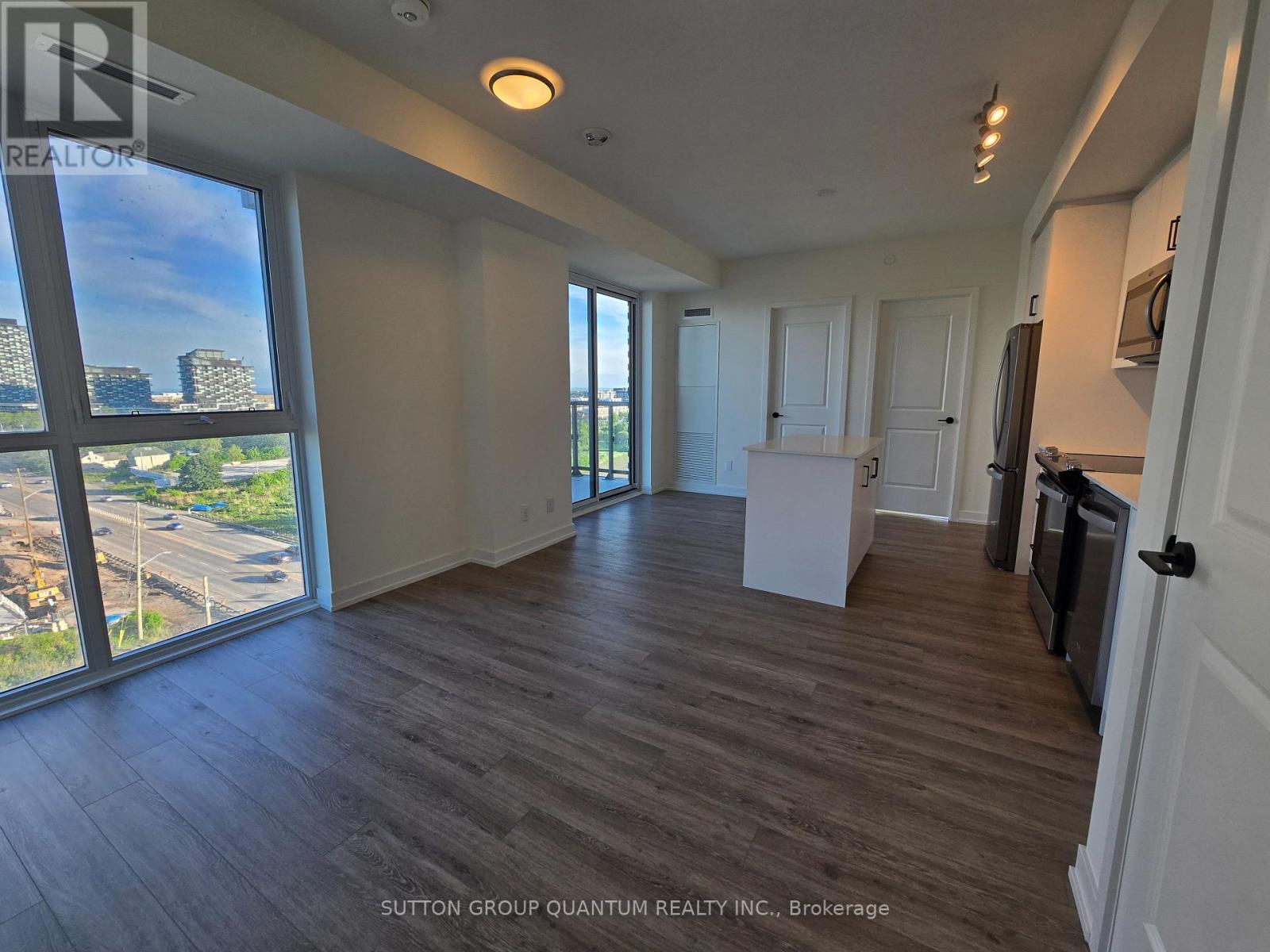 1003 - 335 Wheat Boom Drive, Oakville, Ontario  L6H 7Y1 - Photo 6 - W12590594