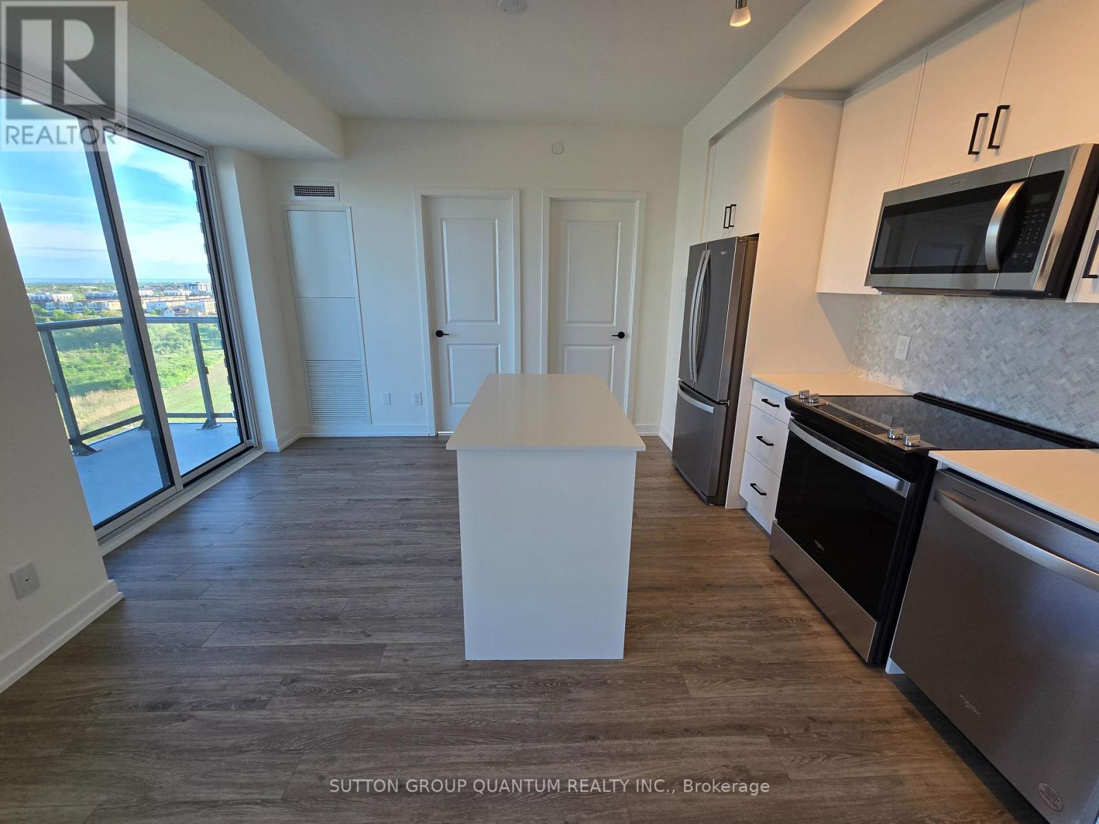 1003 - 335 Wheat Boom Drive, Oakville, Ontario  L6H 7Y1 - Photo 7 - W12590594