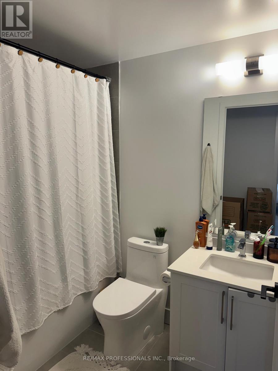 315 - 2450 Old Bronte Road, Oakville, Ontario  L6M 5P6 - Photo 4 - W12590608