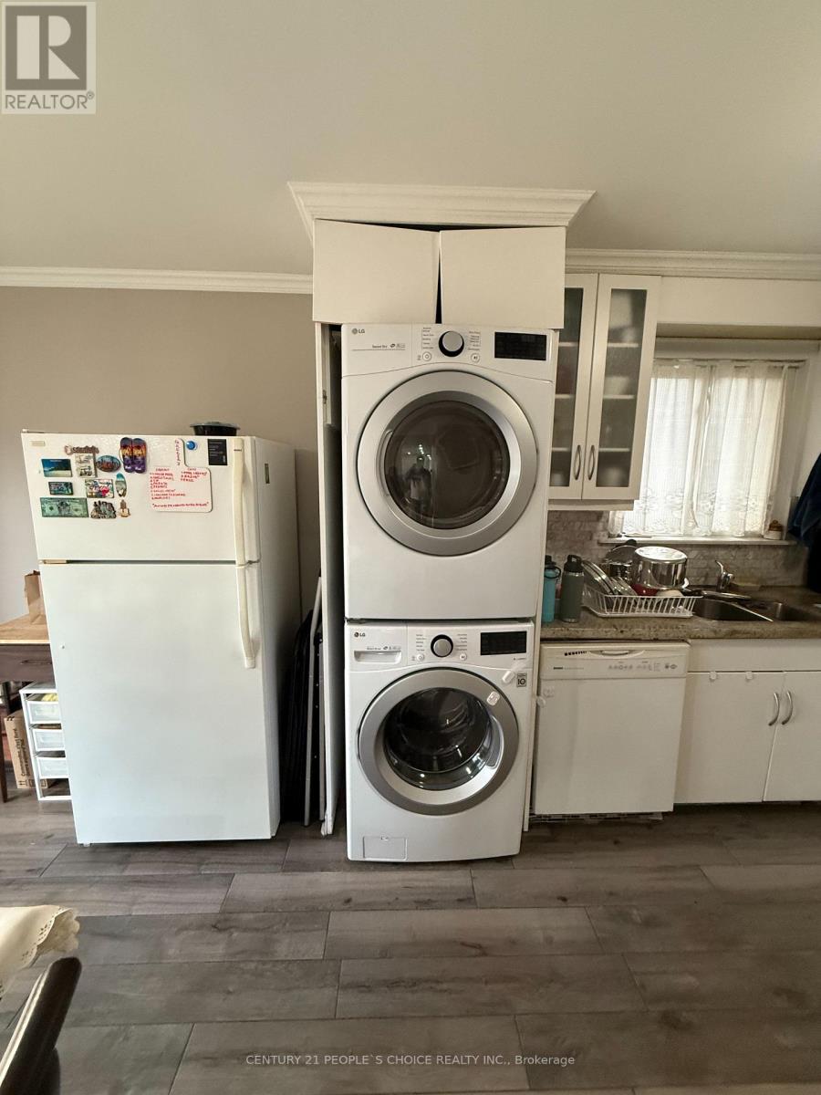 28 Lynmont Road, Toronto, Ontario  M9V 3W8 - Photo 13 - W12590638