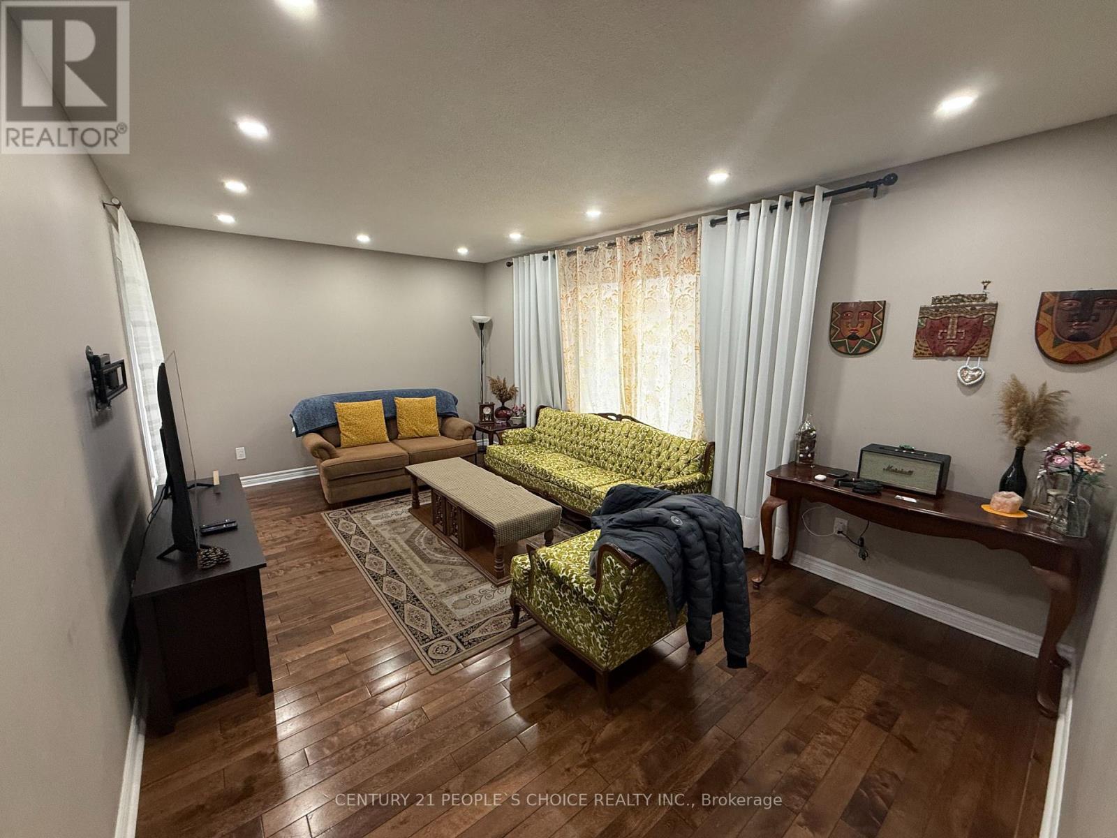 28 Lynmont Road, Toronto, Ontario  M9V 3W8 - Photo 6 - W12590638