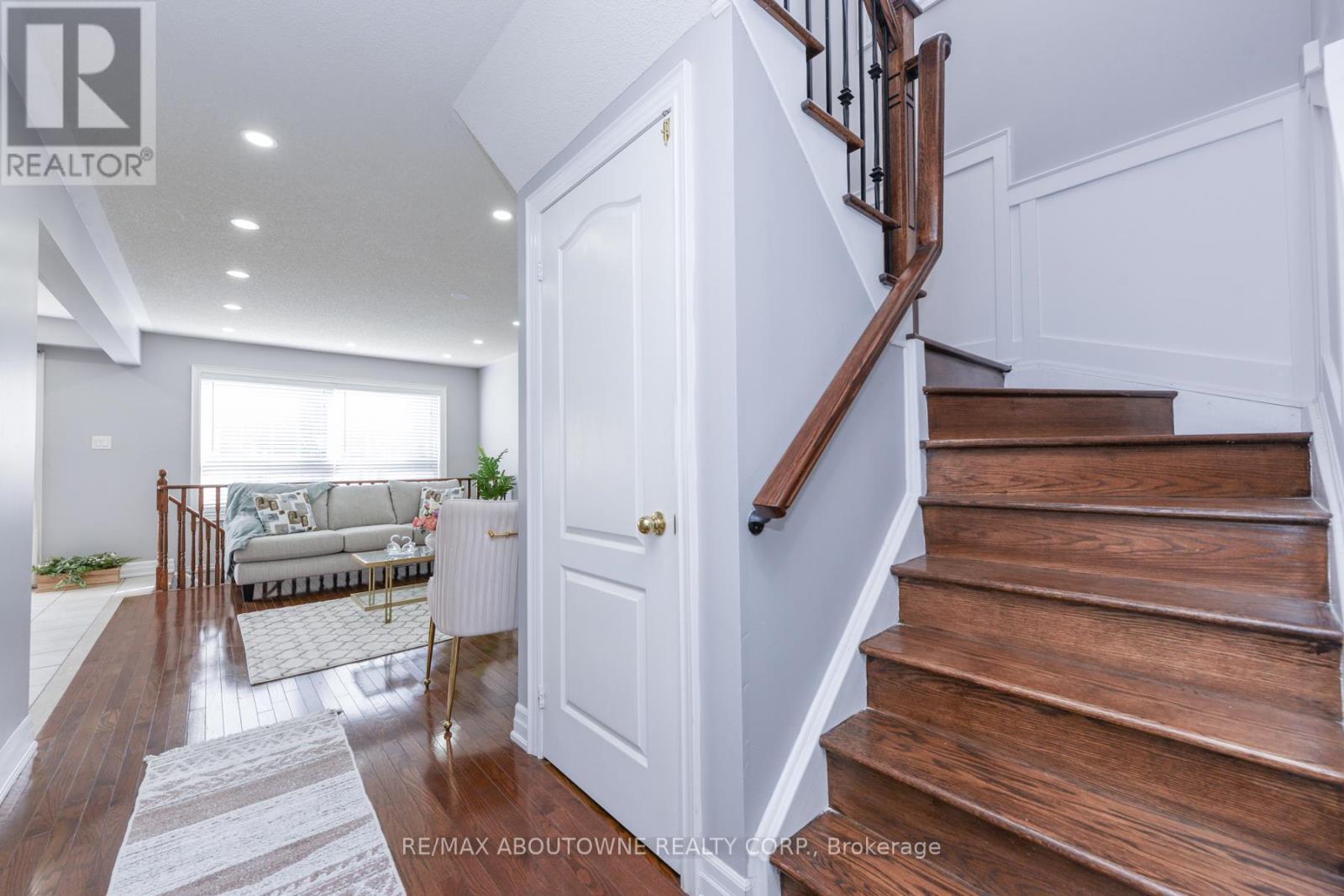 32 Lockheed Crescent, Brampton, Ontario  L7A 3G2 - Photo 10 - W12590646