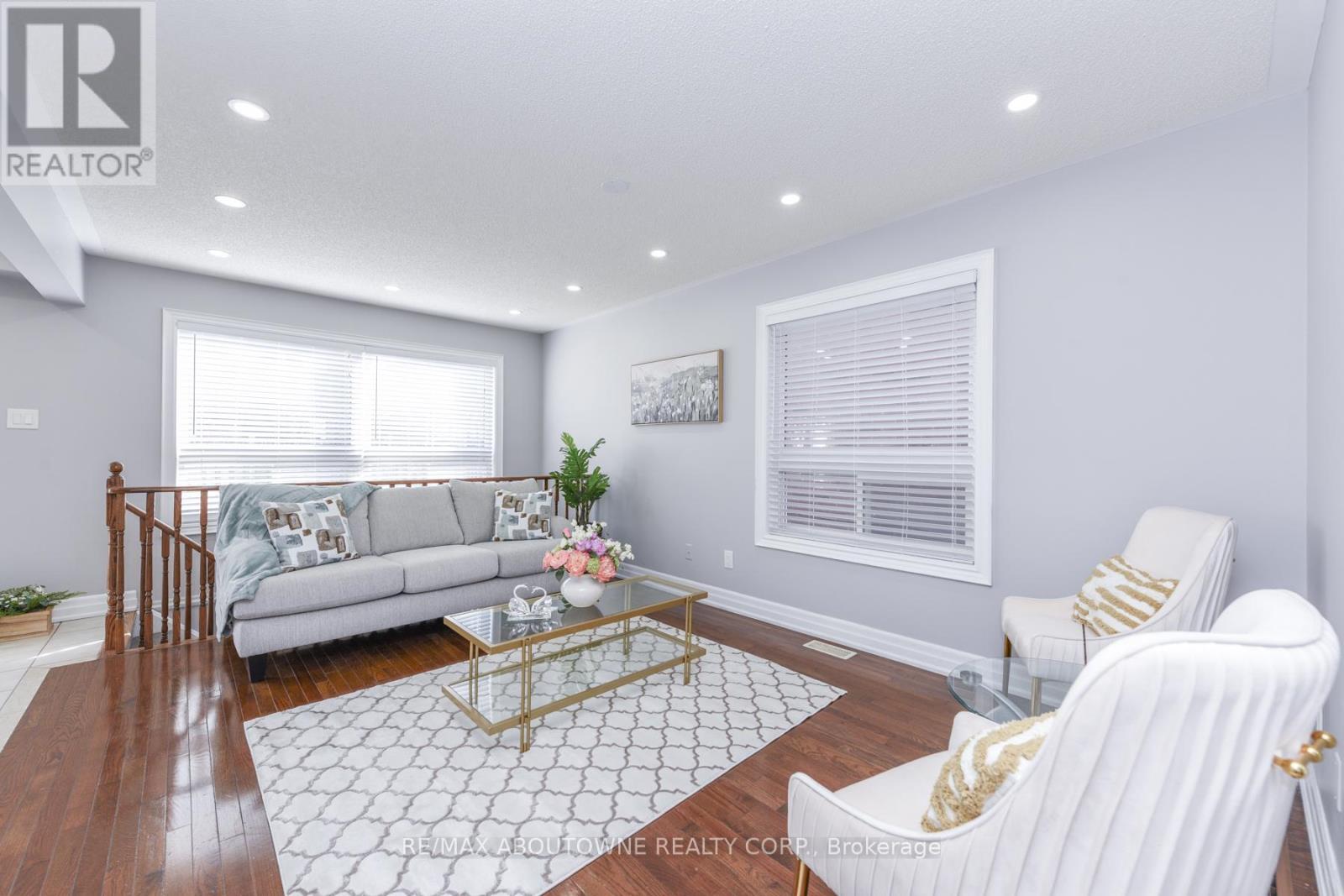 32 Lockheed Crescent, Brampton, Ontario  L7A 3G2 - Photo 11 - W12590646