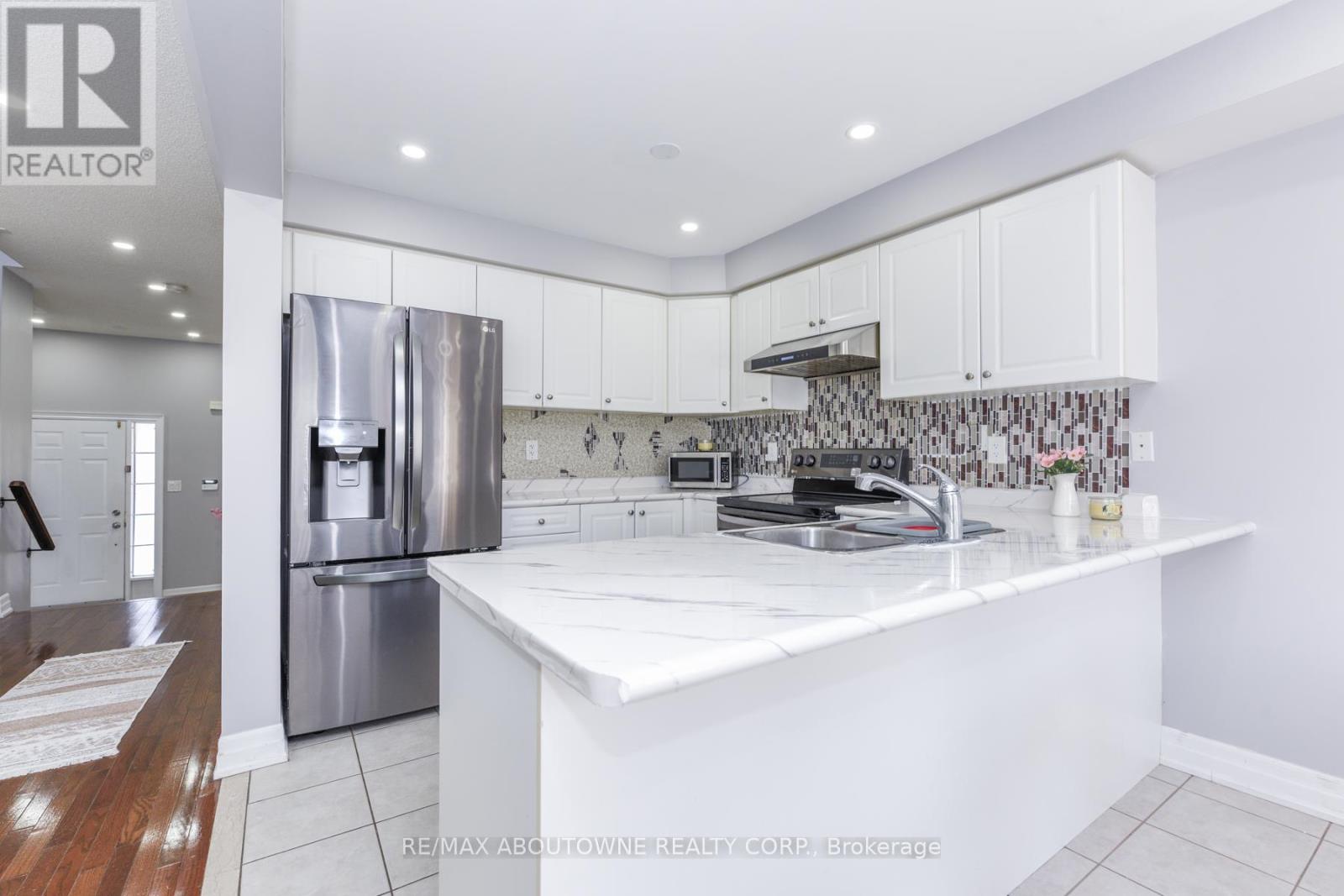 32 Lockheed Crescent, Brampton, Ontario  L7A 3G2 - Photo 19 - W12590646