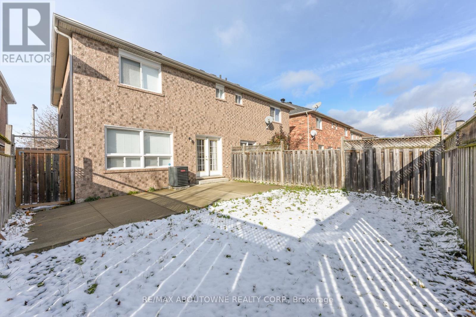 32 Lockheed Crescent, Brampton, Ontario  L7A 3G2 - Photo 46 - W12590646