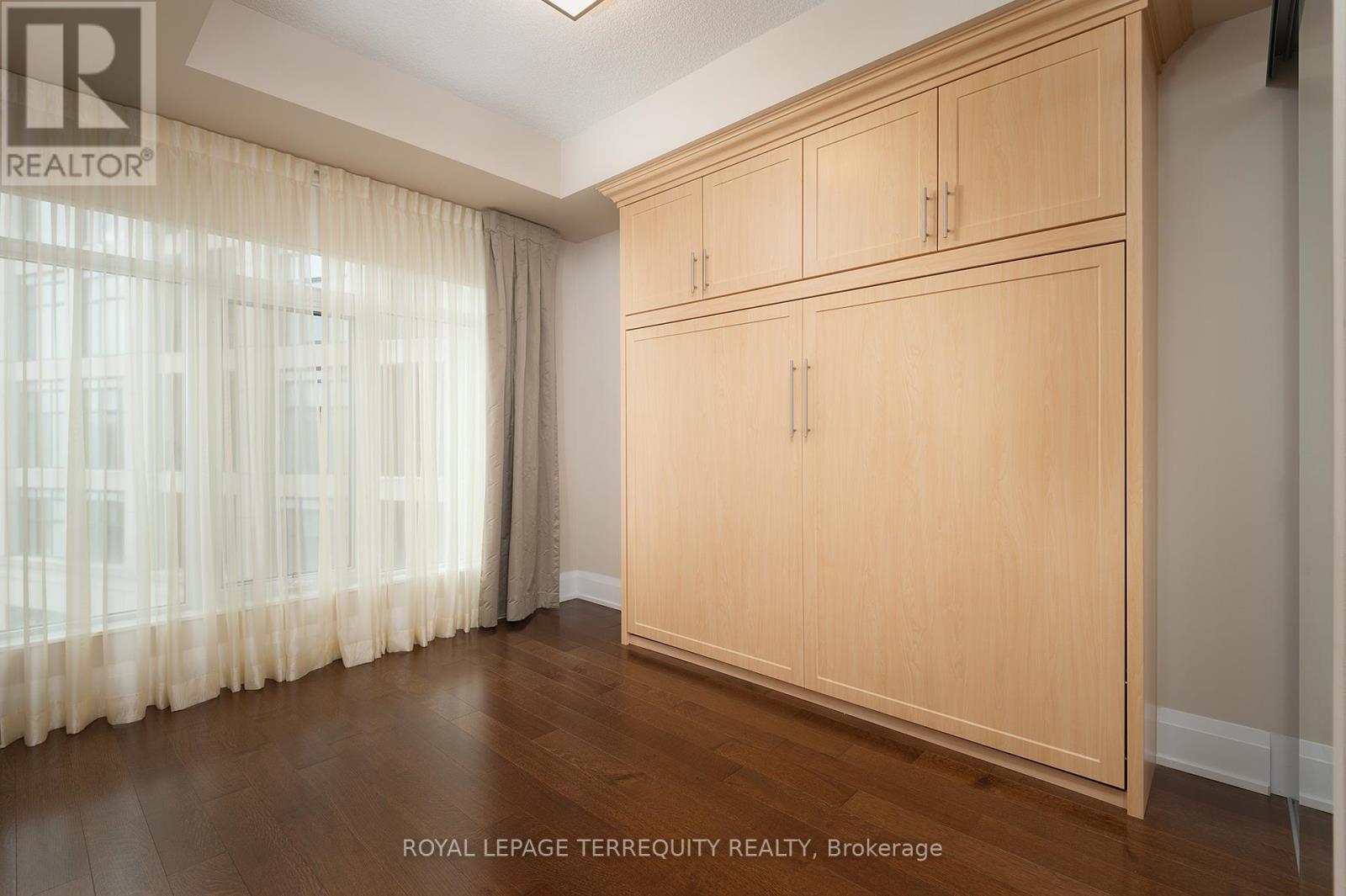 429 - 1 Old Mill Drive, Toronto, Ontario  M6S 0A1 - Photo 18 - W12590664