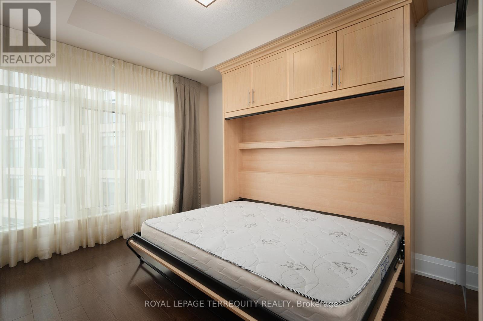 429 - 1 Old Mill Drive, Toronto, Ontario  M6S 0A1 - Photo 19 - W12590664